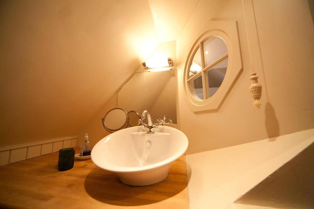 The Lodge: Adorable, Romantic Thatched Cottage Freshwater Εξωτερικό φωτογραφία